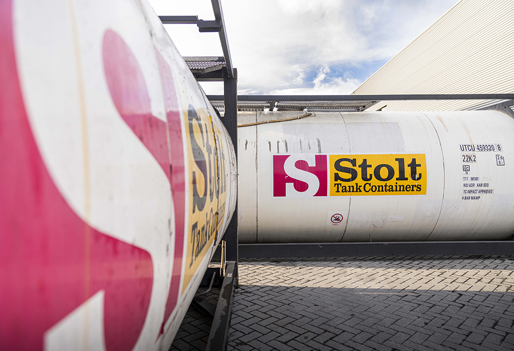Baffle Container Benefits of Baffle Tank Containers | Stolt Tank Containers