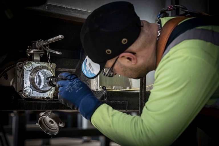 Maintenance testing of tank containers